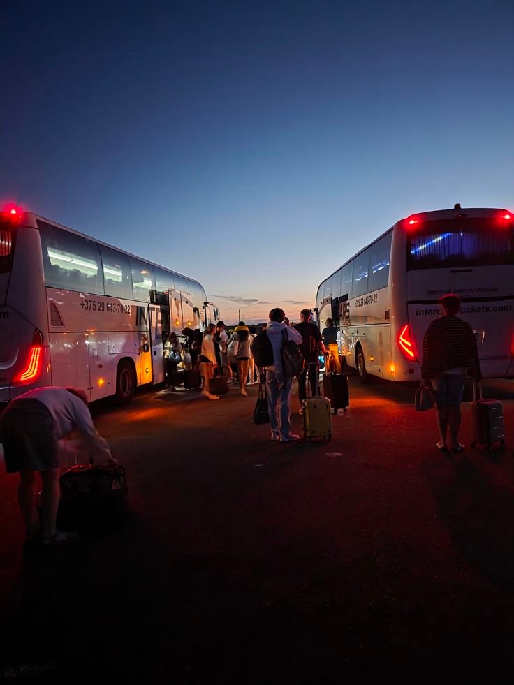 Easy Way Cab Bus Travel Booking Service in Mumbai