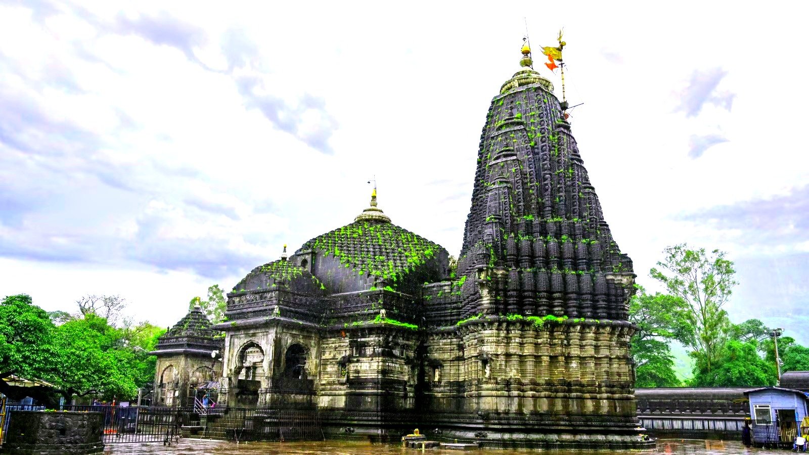 Shirdi Shani Shingnapur and Trimbakeshwar - Easy Way Cab