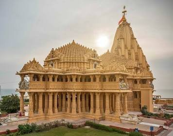 Private cab booking for Jyotirlinga darshan